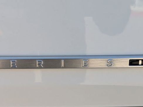 Certified 2024 Jeep Wagoneer L Series II image 9