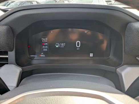 Used 2025 Ford Explorer Active w/ Active Comfort Package RWD image 28