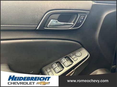 Used 2020 Chevrolet Suburban LT w/ Luxury Package AWD/4WD image 11