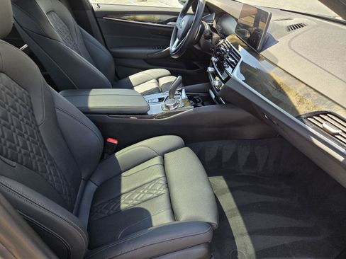 Used 2023 BMW 530i w/ Convenience Package RWD image 30
