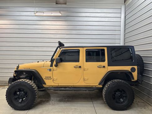Used 2014 Jeep Wrangler Unlimited Sport w/ Quick Order Package 23S AWD/4WD image 6