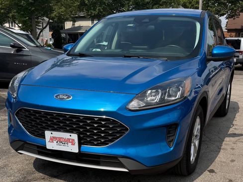 Used 2021 Ford Escape SE w/ Cold Weather Package FWD image 4