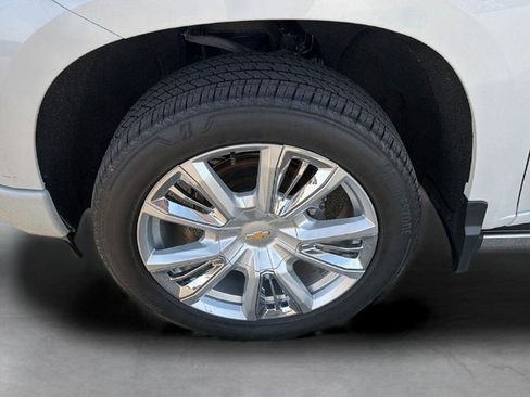 Used 2022 Chevrolet Silverado 1500 High Country w/ High Country Premium Package image 10