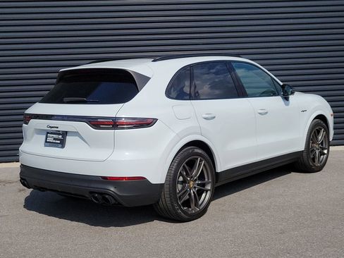 Certified 2023 Porsche Cayenne Platinum Edition AWD/4WD image 7