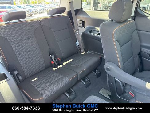 Used 2023 GMC Acadia AT4 image 27