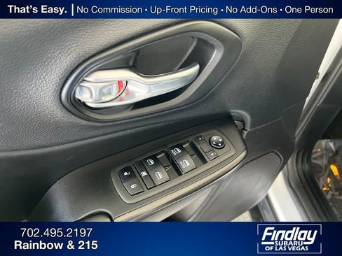 Used 2021 Jeep Cherokee Trailhawk image 14