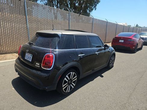 Used 2022 MINI Cooper 4-Door Hardtop FWD image 3