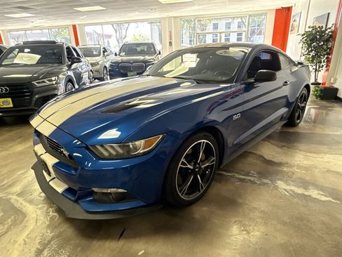 Used 2017 Ford Mustang GT Premium w/ Equipment Group 401A RWD image 3