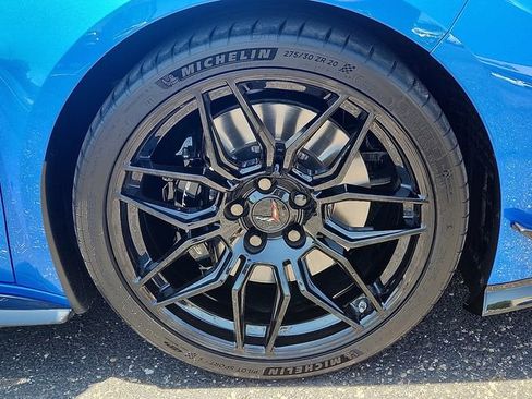 Used 2025 Chevrolet Corvette Z06 RWD image 7