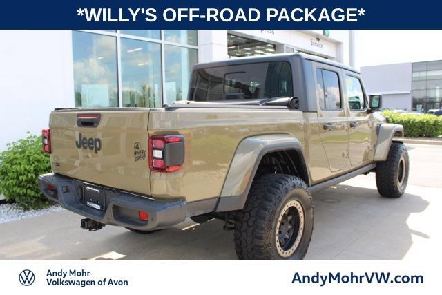 Used 2025 Jeep Gladiator Sport AWD/4WD image 6