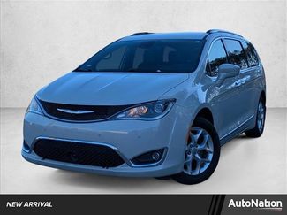 Used 2020 Chrysler Pacifica Touring-L video 1