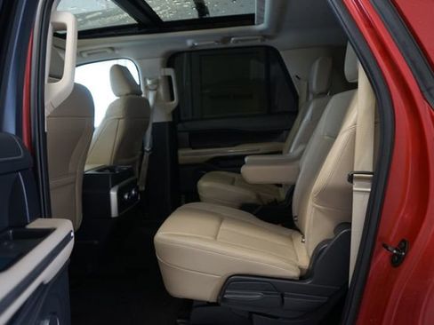 Used 2022 Ford Expedition Max XLT image 21