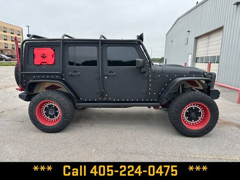 Used 2013 Jeep Wrangler Unlimited Rubicon w/ Connectivity Group AWD/4WD image 11
