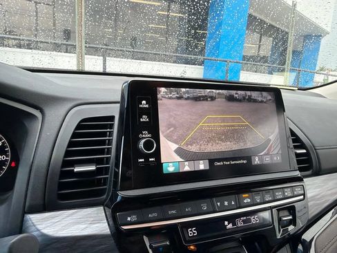 Used 2025 Honda Odyssey Elite image 6