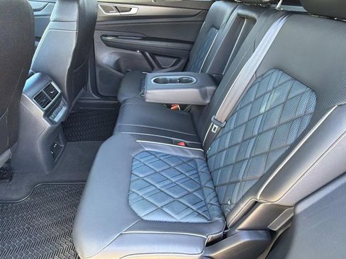 Used 2024 Volkswagen Atlas Cross Sport SEL Premium R-Line AWD/4WD image 21