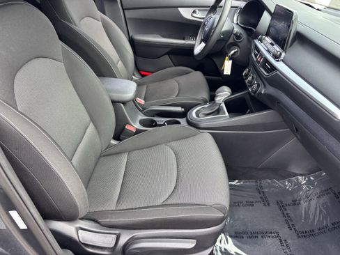Certified 2023 Kia Forte LXS FWD image 9