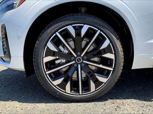 New 2026 Volvo XC60 B5 Ultra w/ Climate Package PRO AWD/4WD image 14
