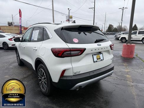 Used 2024 Ford Escape SE image 7