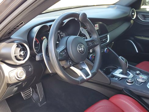 Used 2023 Alfa Romeo Giulia Sprint image 10