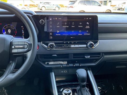 Used 2023 Chevrolet Colorado Trail Boss image 8