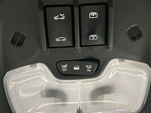 Used 2023 Chevrolet TrailBlazer RS w/ Sun and Liftgate Package image 23