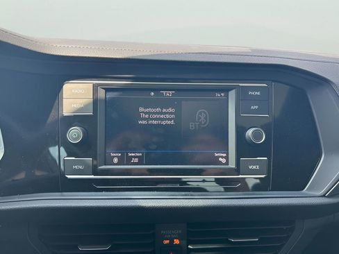 Used 2024 Volkswagen Jetta SE image 19