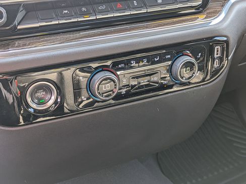 Used 2024 Chevrolet Silverado 1500 RST image 22