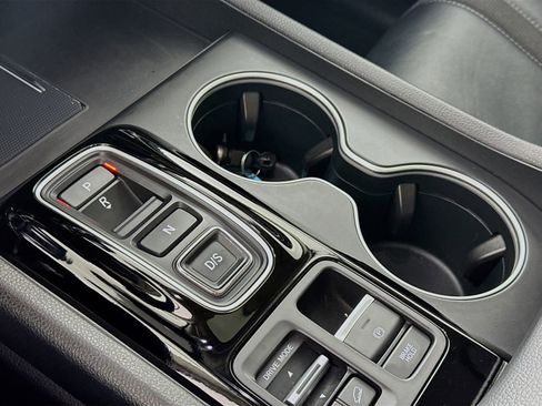 Used 2025 Honda Pilot Elite image 14