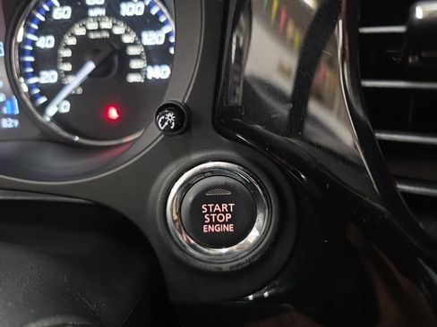 Used 2020 Mitsubishi Outlander SEL FWD image 23