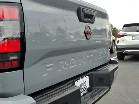 Used 2022 Nissan Frontier PRO-4X w/ Technology Package image 34