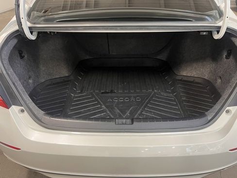 Used 2018 Honda Accord Sport image 16