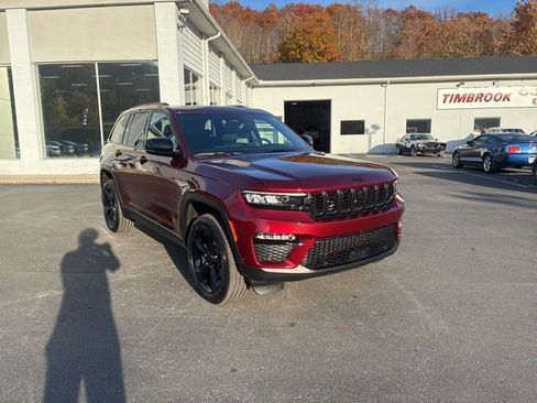 New 2025 Jeep Grand Cherokee Limited w/ Luxury Tech Group II image 6