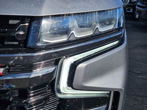 Used 2021 Chevrolet Tahoe Z71 w/ Luxury Package AWD/4WD image 12