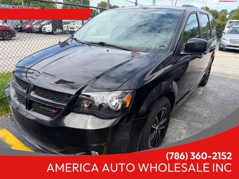 Used 2018 Dodge Grand Caravan GT FWD image 1