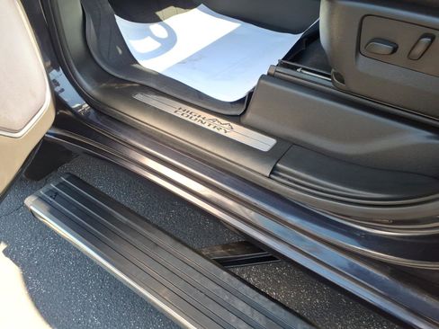 Used 2022 Chevrolet Silverado 1500 High Country w/ High Country Premium Package image 10