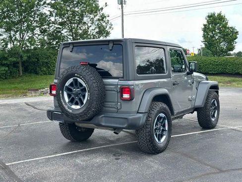 Used 2019 Jeep Wrangler Sport AWD/4WD image 7