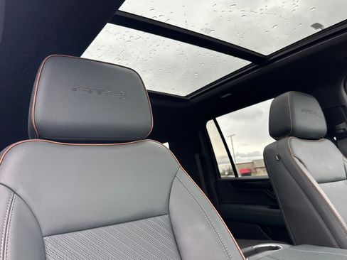 Used 2025 GMC Yukon XL AT4 image 17