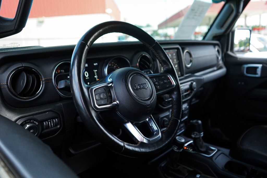 Used 2021 Jeep Wrangler Unlimited Sahara AWD/4WD image 5
