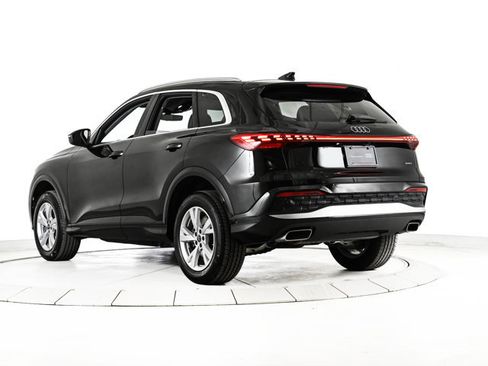 Certified 2025 Audi Q5 Premium w/ Convenience Package AWD/4WD image 9