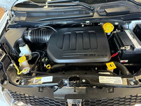 Used 2019 Dodge Grand Caravan SXT image 22