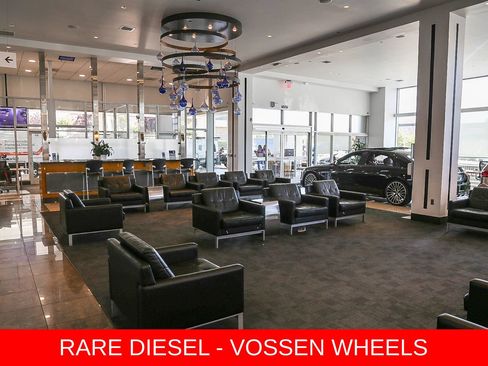 Used 2021 Cadillac Escalade ESV Sport w/ Driver Assist Tech Package AWD/4WD image 32