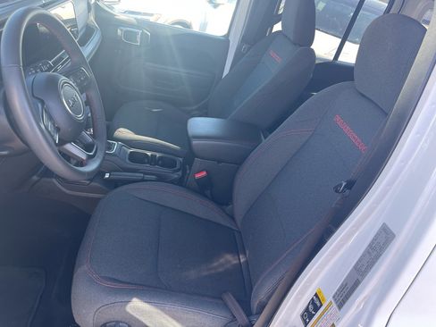 Used 2025 Jeep Wrangler Unlimited Rubicon image 14