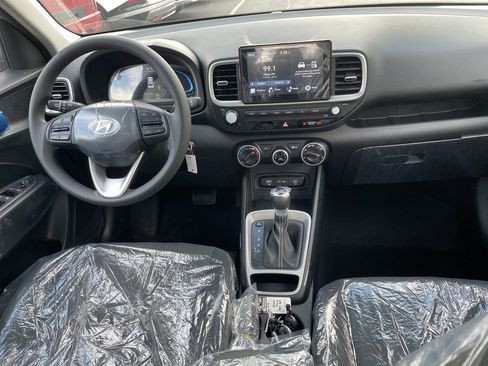 New 2026 Hyundai Venue SE image 7