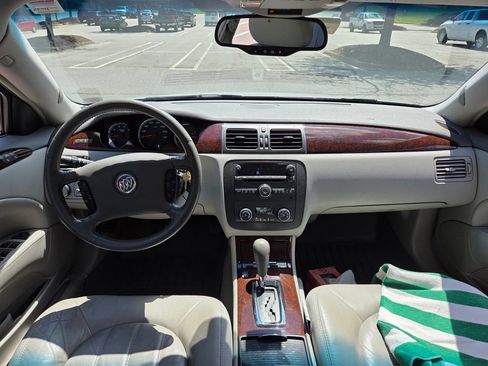 Used 2011 Buick Lucerne CXL w/ Driver Confidence Package FWD image 7