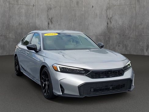 Used 2025 Honda Civic Sport image 1