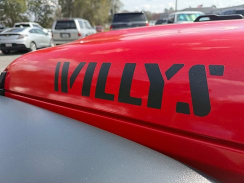 Used 2025 Jeep Wrangler Willys image 16