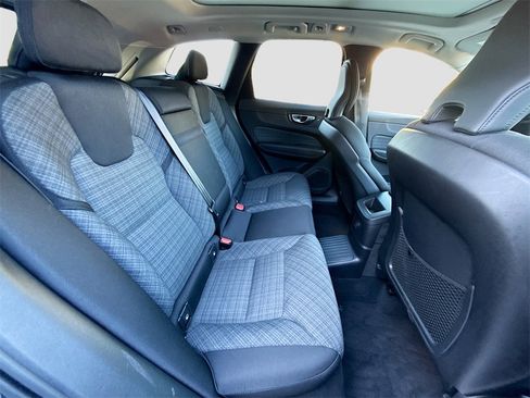 Used 2022 Volvo XC60 T8 Inscription Expression image 28