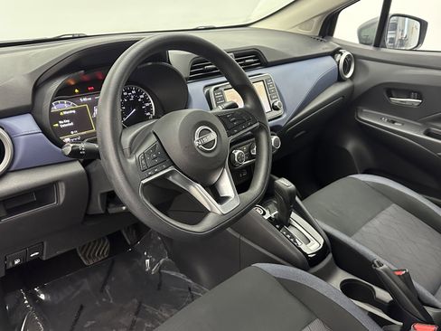 Used 2023 Nissan Versa SV image 8