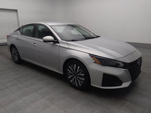 Used 2023 Nissan Altima 2.5 SV image 11