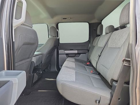 Used 2021 Ford F150 XLT image 14